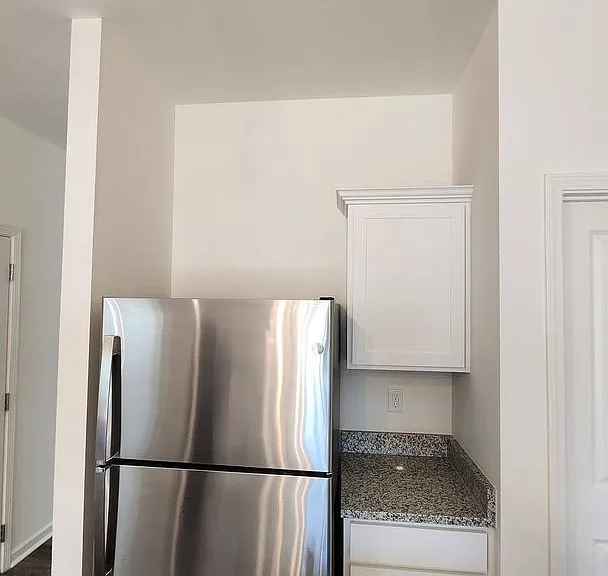 110 E Goodnight St — Photo 15