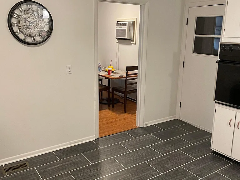 905 Curleque Dr — Photo 11
