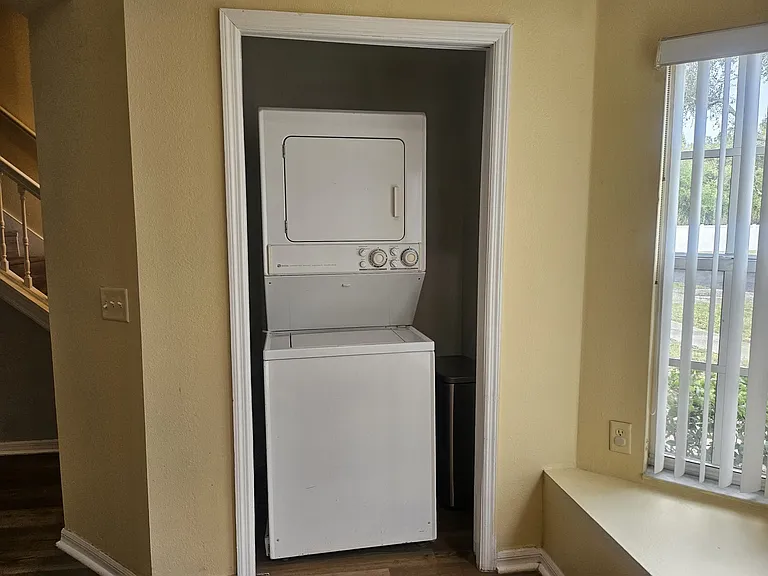 10106 Belleville Pl — Photo 22