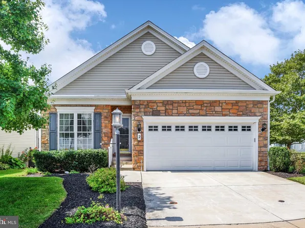 2 Hayride Ln #225, Taneytown, MD 21787