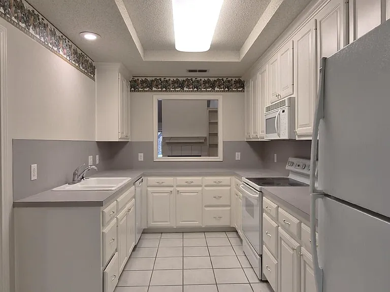 5704 York Ave — Photo 7