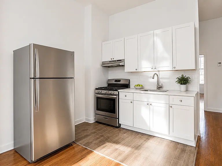 628 Willoughby Ave #2B — Photo 3