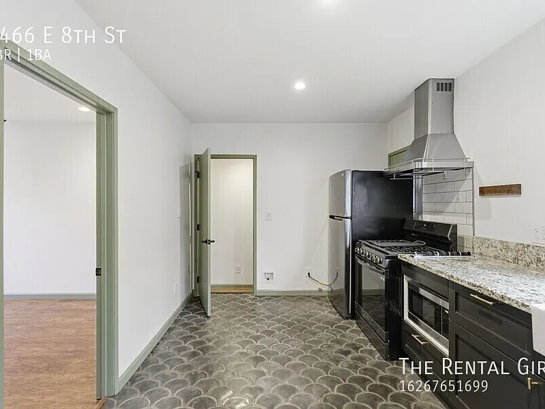 3466 E 8th St — Photo 3
