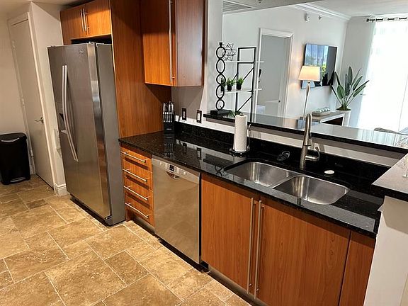2nd image of 1551 N Flagler Dr #515