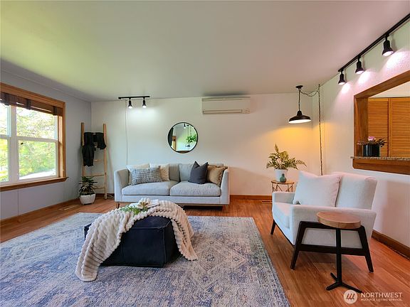 3rd image of 6786 La Bello Drive