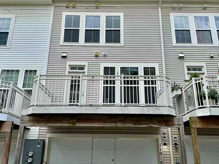 11918 Weybridge Ln — Photo 43