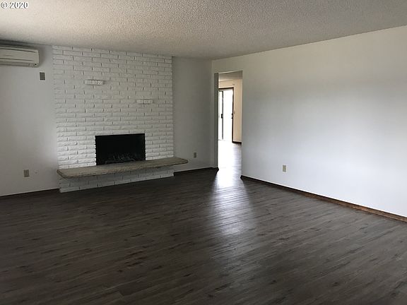 4th image of 10224 NW 15th Ave