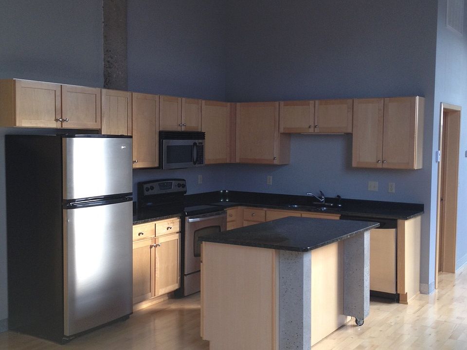 1st image of 521 7th St S #502