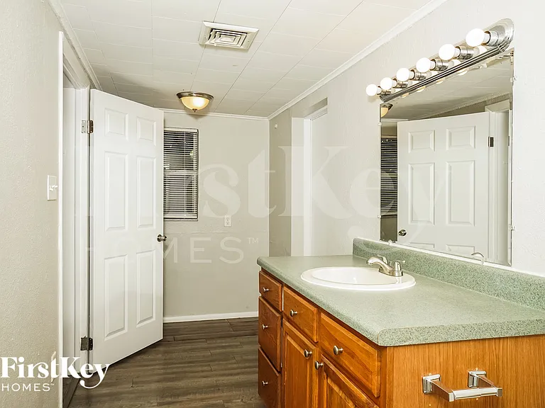 3567 Harbor Blvd — Photo 13