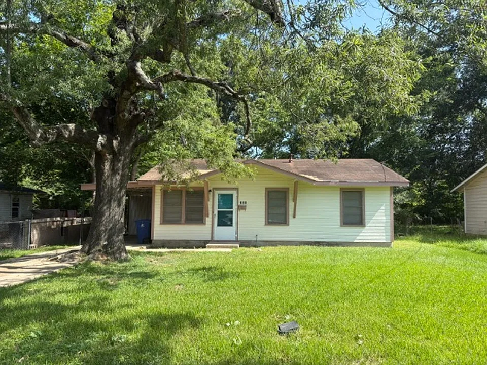 320 W 83rd St