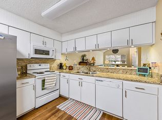 1214 Elm Ct, Runaway Bay, TX 76426