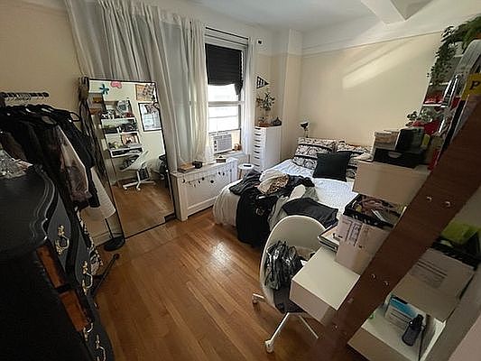 2nd image of 455 W 34th St #3BC