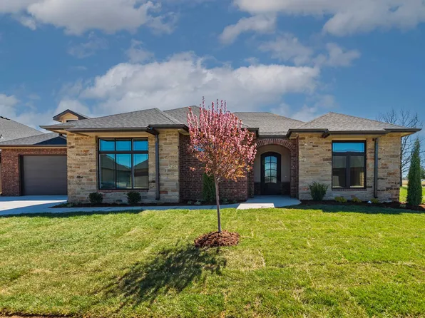 3820 N Brush Creek St, Maize, KS 67101