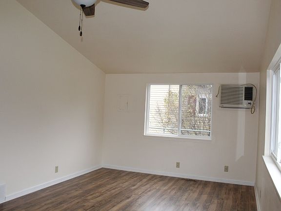 3rd image of 7043 Estrelle Ave