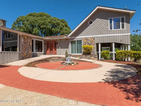 1984 Kings Landing Road, Hampstead, NC 28443