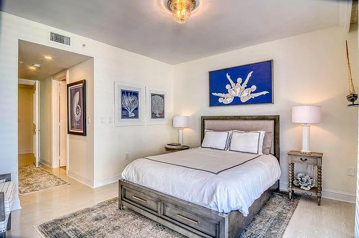 570 Ocean Dr #601 — Photo 22
