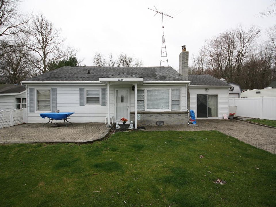 1st image of 46881 Woodland Dr