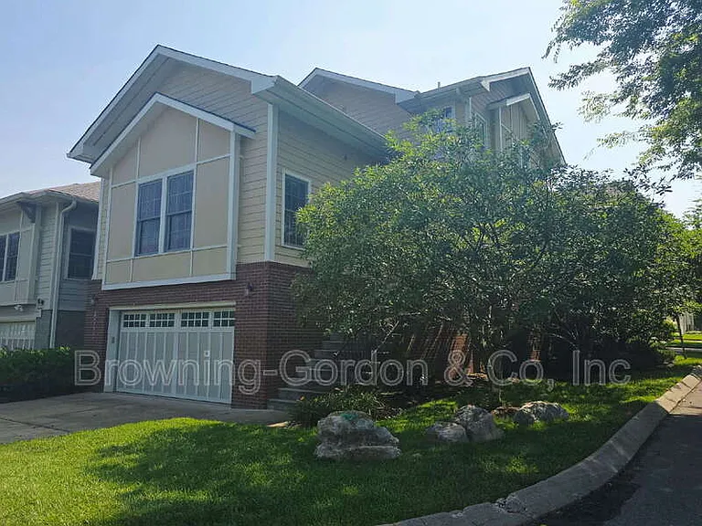 4017 Elkins Aly — Photo 2