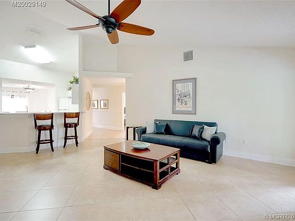 3rd image of 542 NW Billiar Ave