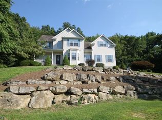 14 Alpine Ct, Lafayette, NJ 07848