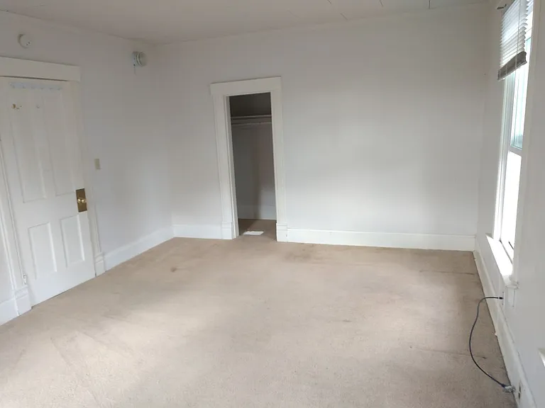 2228 Yew St — Photo 12