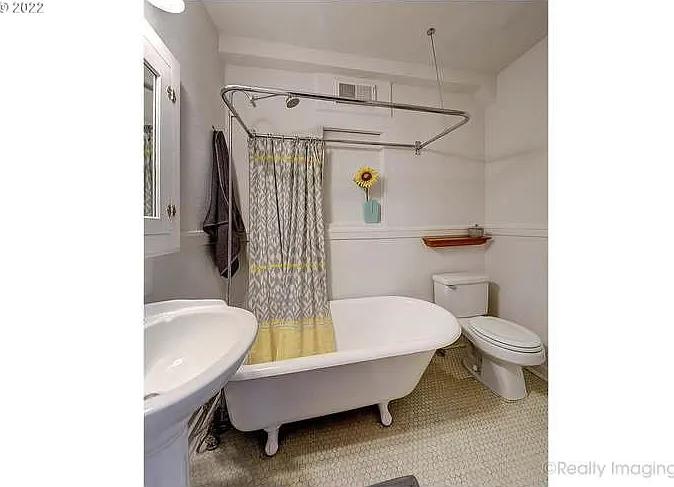 1811 NW Couch St — Photo 11