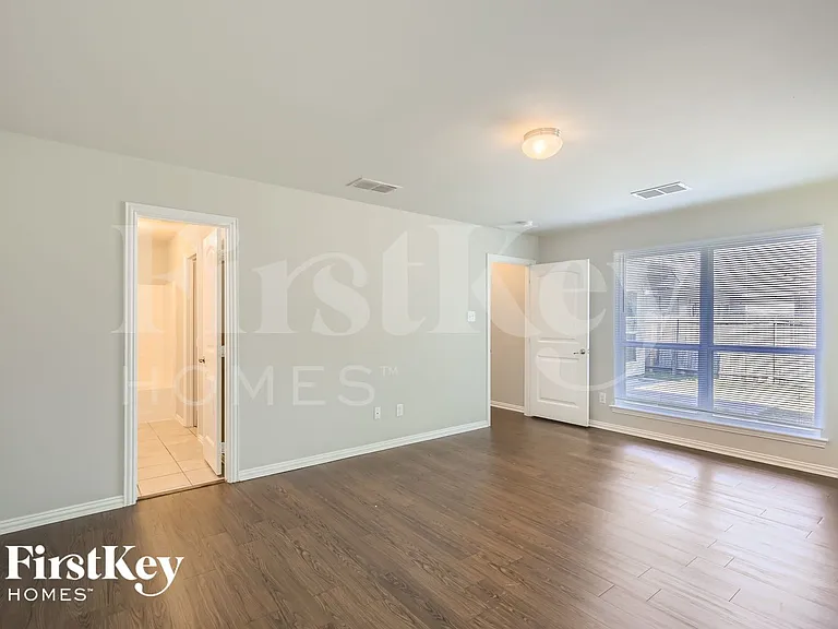 278 Meadowcrest Dr — Photo 13