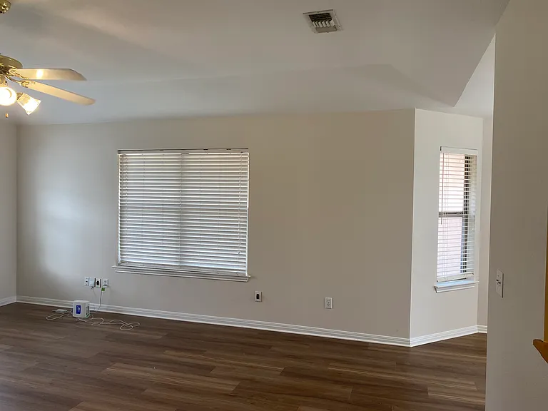 2125 Keystone Dr — Photo 3