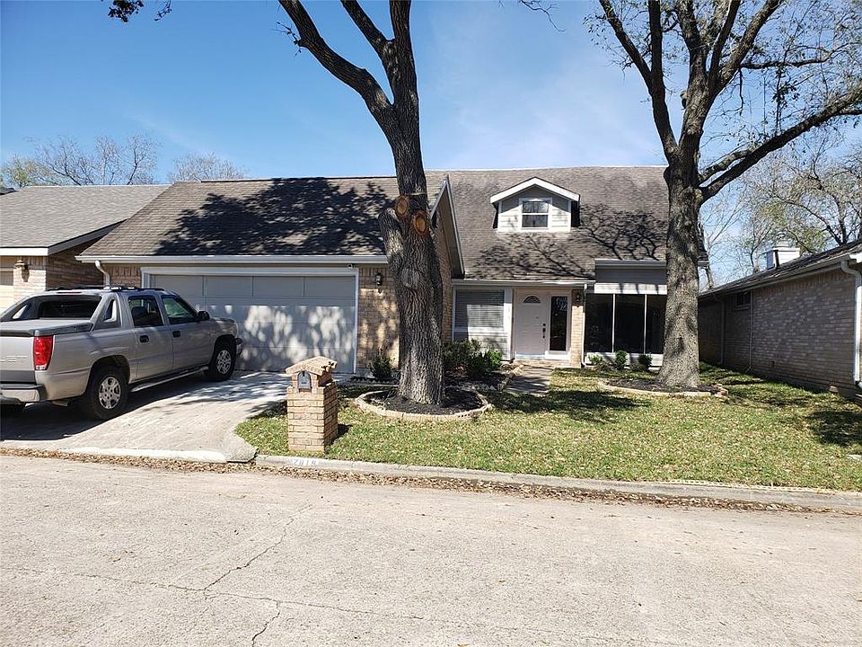 1st image of 2819 Crest Park Dr