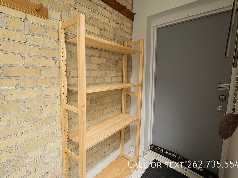 232 Main St #UPPER — Photo 17