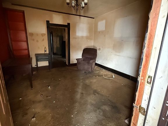 4th image of 1349 Barth Ave
