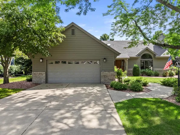 14580 West Fieldpointe DRIVE, New Berlin, WI 53151