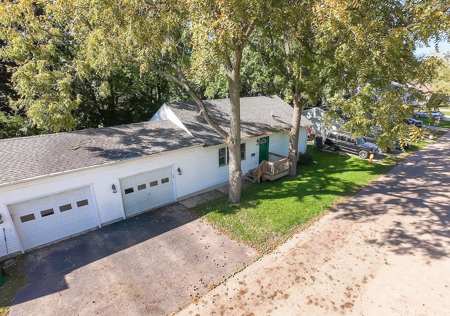 3 bed, 1.5 bath, 1200 sqft, $2,150 — Photo 2