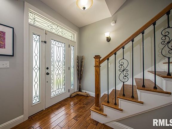 4th image of 111 Brooke Ln