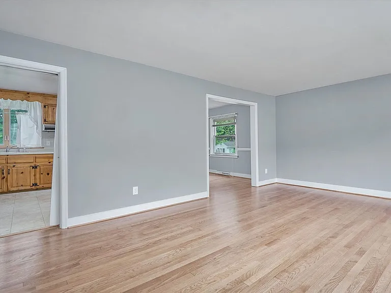 8407 Pamela Dr — Photo 8