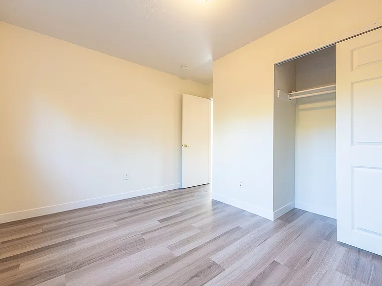 8819 N Edison St — Photo 12