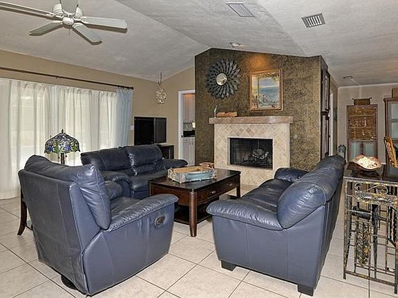 3rd image of 1563 Golfside Dr