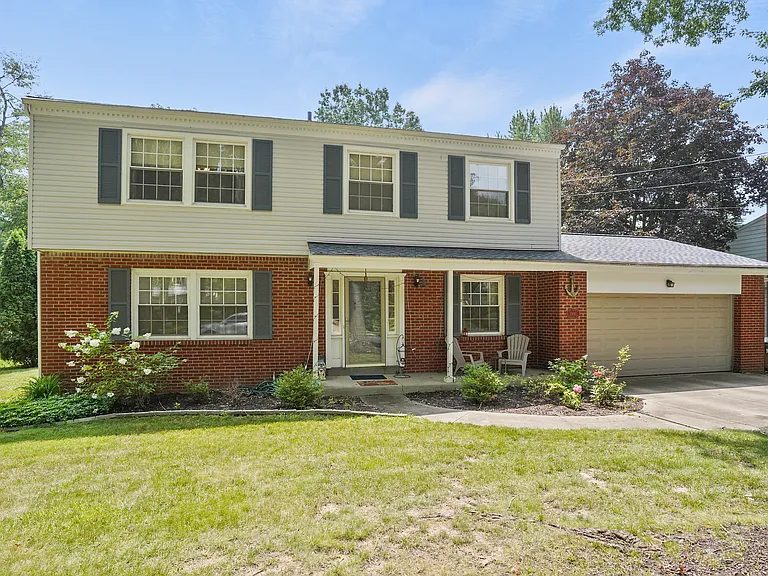 2490 Coronado Ave — Photo 1