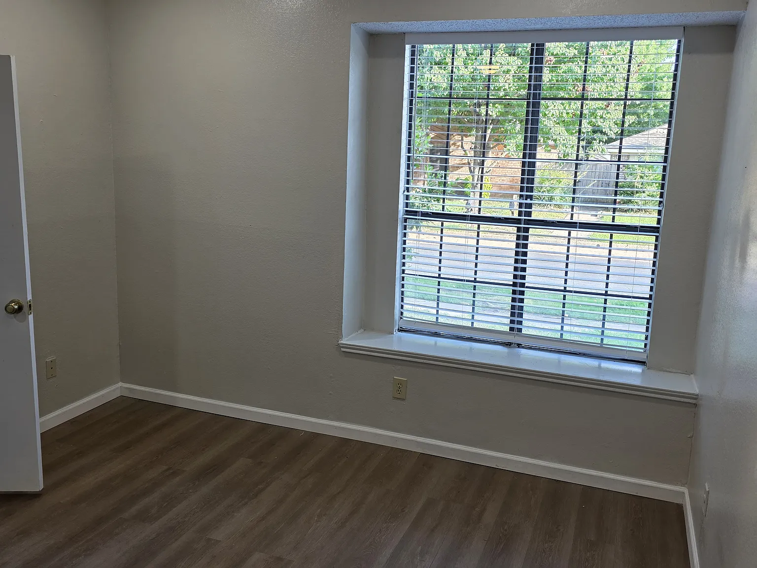 4 bed, 1218 sqft, $2,150 — Photo 2