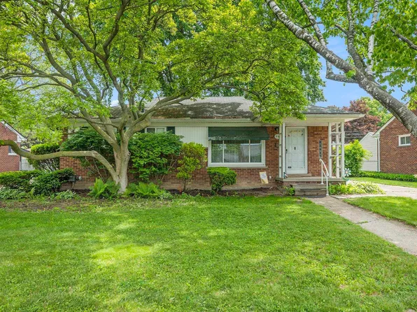 990 Chippewa Rd, Mount Clemens, MI 48043