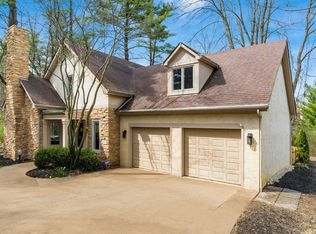 586 Pinegrove Pl, Columbus, OH