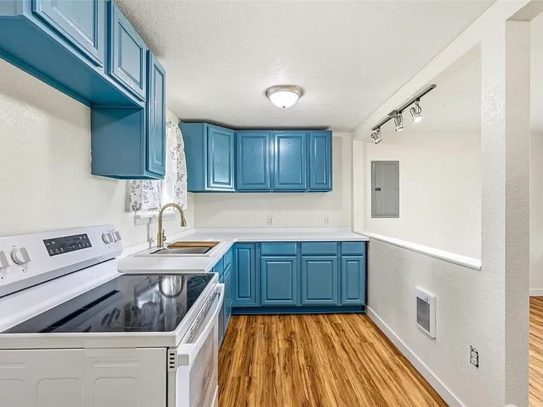 113 S Gardner Rd #B — Photo 6