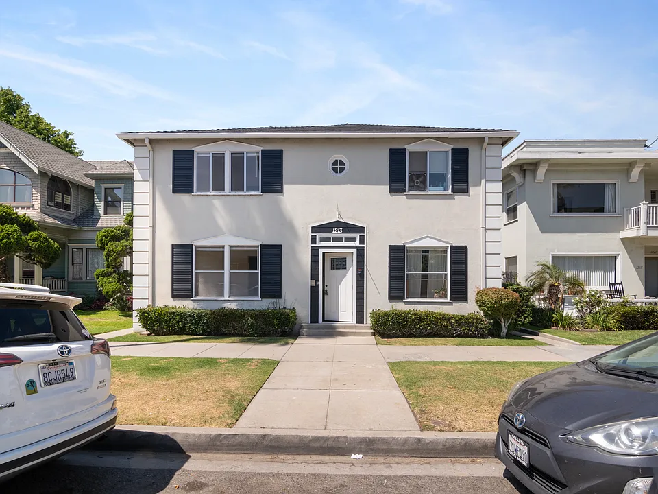 1213 E Ocean Blvd #5
