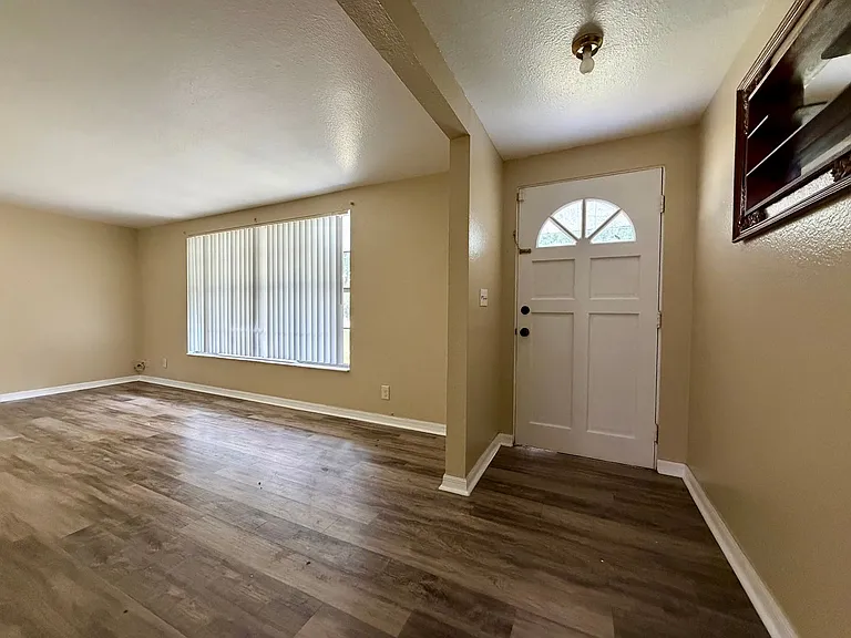 1809 Richter Ln — Photo 7