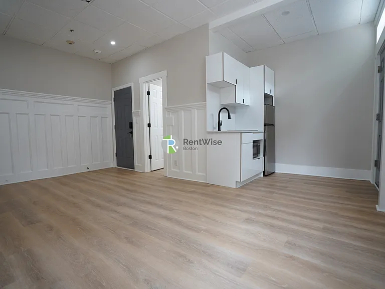 142 Dorchester St #6 — Photo 3