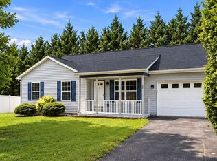 42 Pacific Blvd, Hedgesville, WV 25427