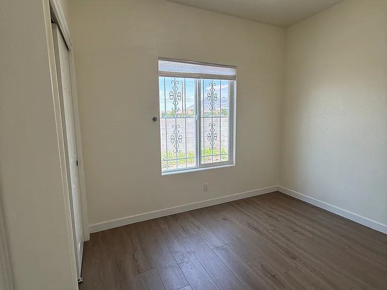 8735 Palomar Ave NE — Photo 19