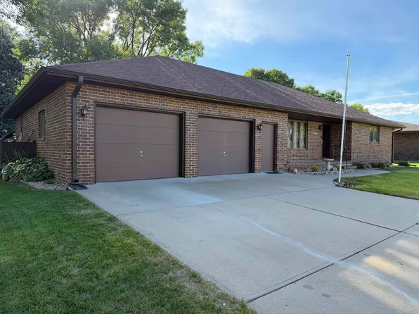 4723 E Ave, Kearney, NE 68847