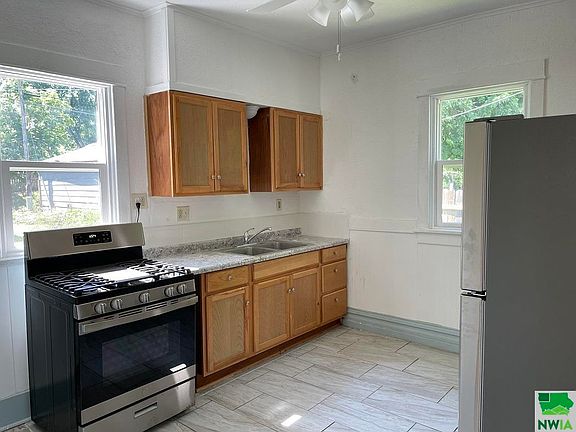 4th image of 1211 Virginia St
