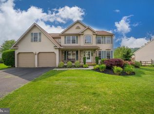 23 Lenape Dr, Morgantown, PA 19543